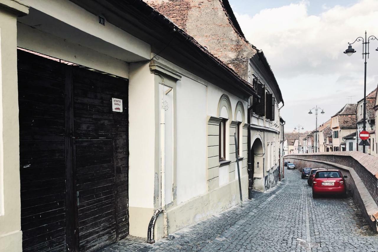 Old Town Studio Apartment Сибиу Екстериор снимка