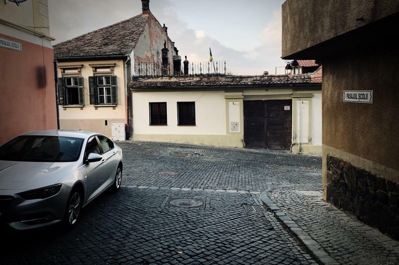 Old Town Studio Apartment Сибиу Екстериор снимка